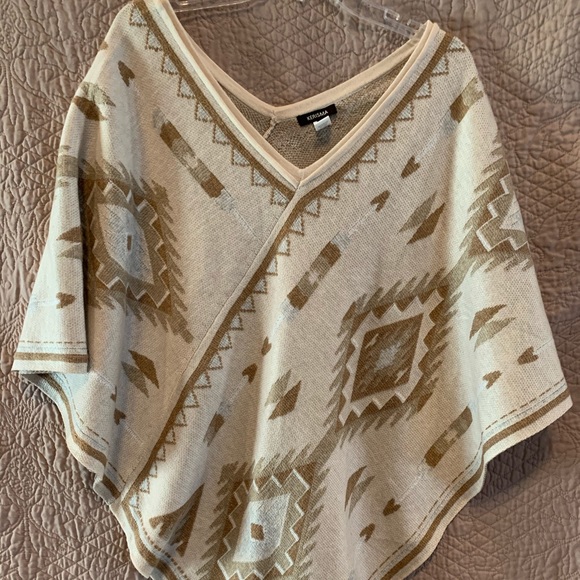 Kerisma poncho - Picture 1 of 2